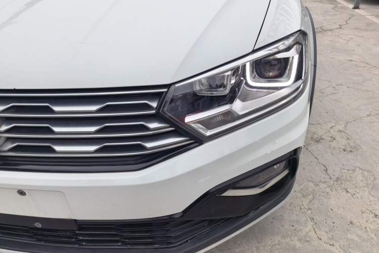 Used Volkswagen C-TREK 2020 1.5L Automatic Comfort Model Left Front Headlight