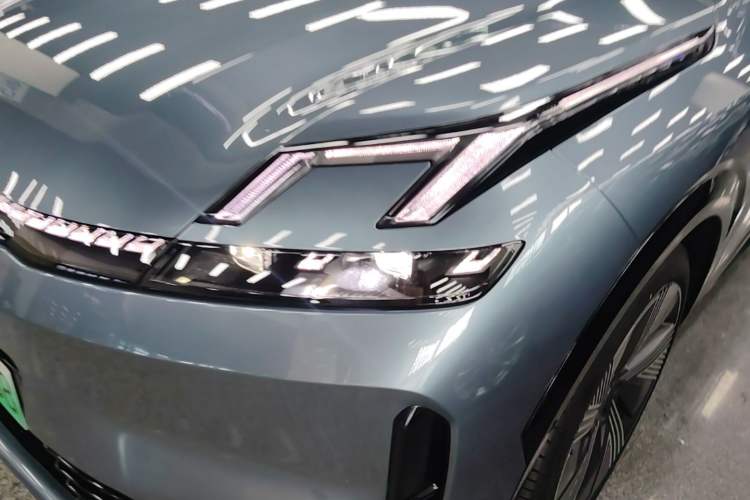 Used Lynk & Co 08 EM-P 2025 245km Ultra-Long Range Halo
