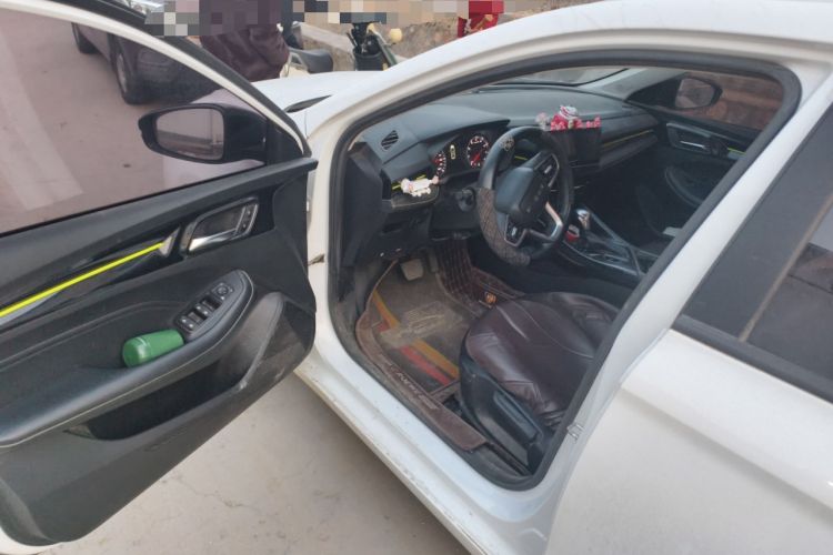 Used Roewe i5 2021 1.5L CVT Platinum Edition
