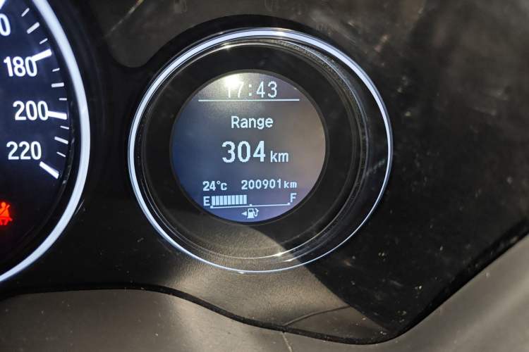 Used Honda Vezel 2015 1.8L CVT 2WD Luxury Model