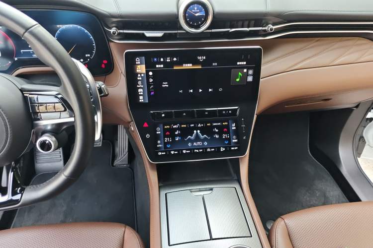 Used Maserati Grecale 2023 2.0T GT Audio And AC Panel