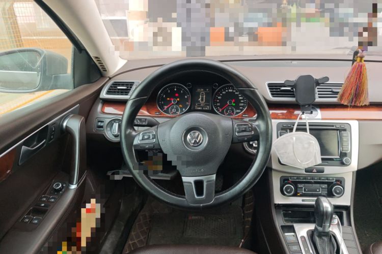 Used Volkswagen Magotan 2012 Travel Edition 2.0 TSI Luxury Version Steering Wheel