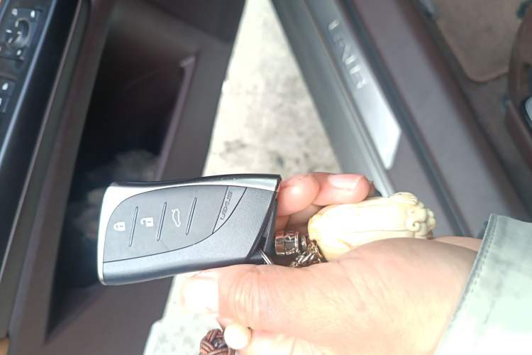 Used Lexus ES 2020 300h Premier Edition