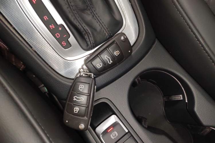 Used Audi Q3 2016 35 TFSI quattro all-wheel-drive style model
