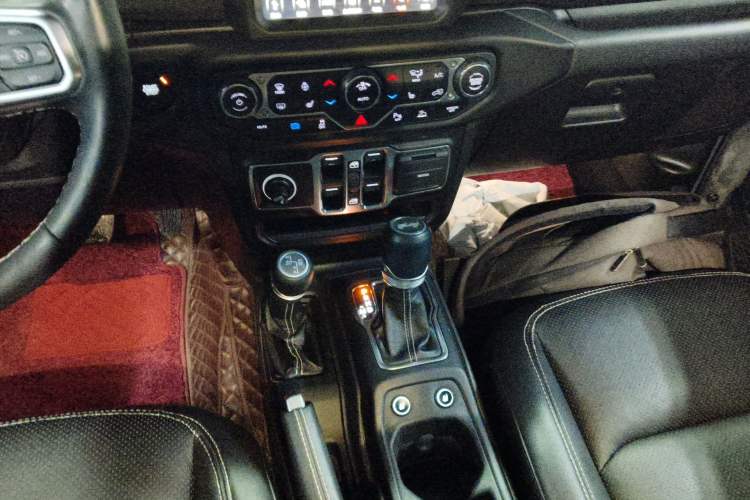 Used Jeep Wrangler New Energy 2021 Four-Door 2.0T 4xe Sahara First Edition Gear Lever