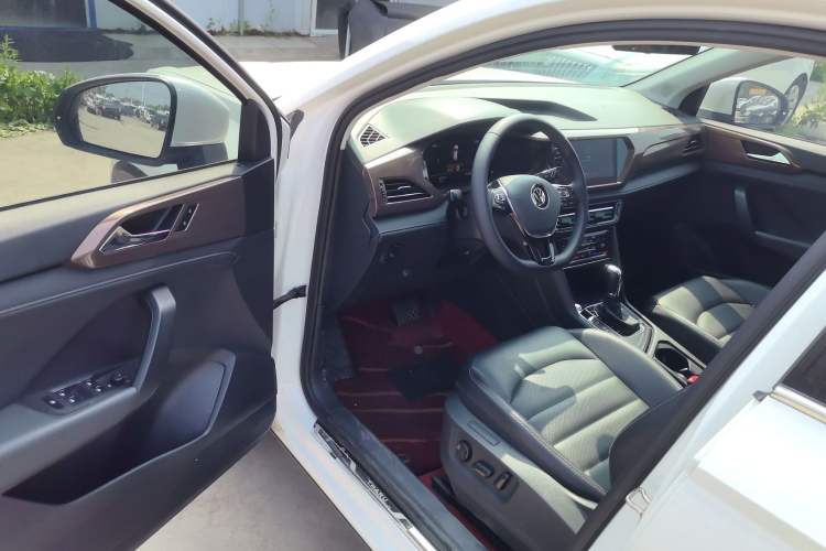 Used Volkswagen Tharu 2022 280TSI Two-Wheel-Drive Luxury Edition Driver Seat