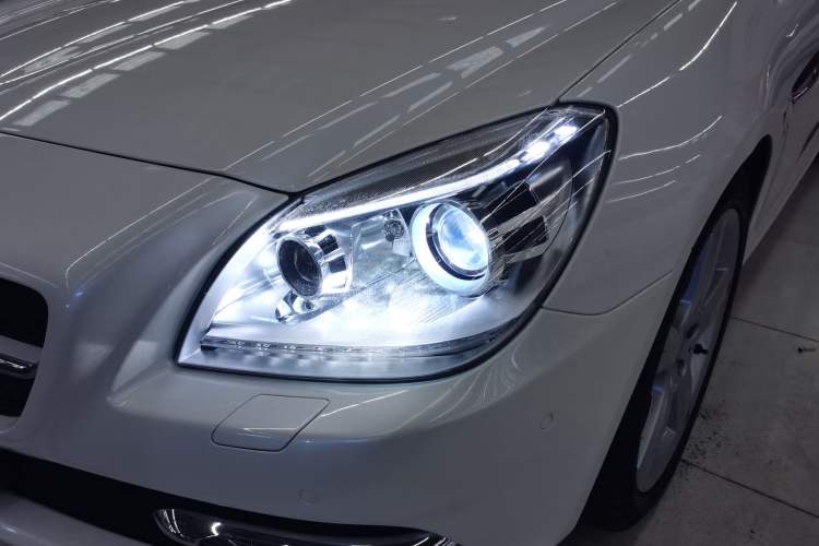 Used Mercedes-Benz SLK-Class 2011 SLK 200 Fashion Model
