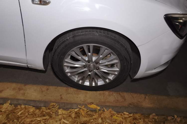 Used Buick GT 2016 15N Automatic Elite Edition Right Front Wheel Hub