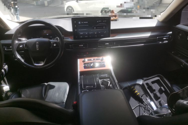 Used Lincoln Aviator 2020 3.0T V6 Four-Wheel Drive Zunya Edition Center Console