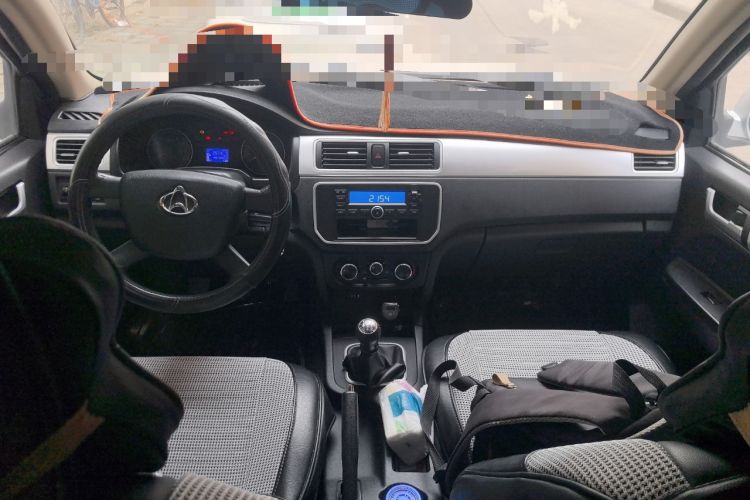 Used CHANGAN KAICHENG Shenqi F30 2018 1.5L Comfort Trim Short Wheelbase DAM15L Center Console