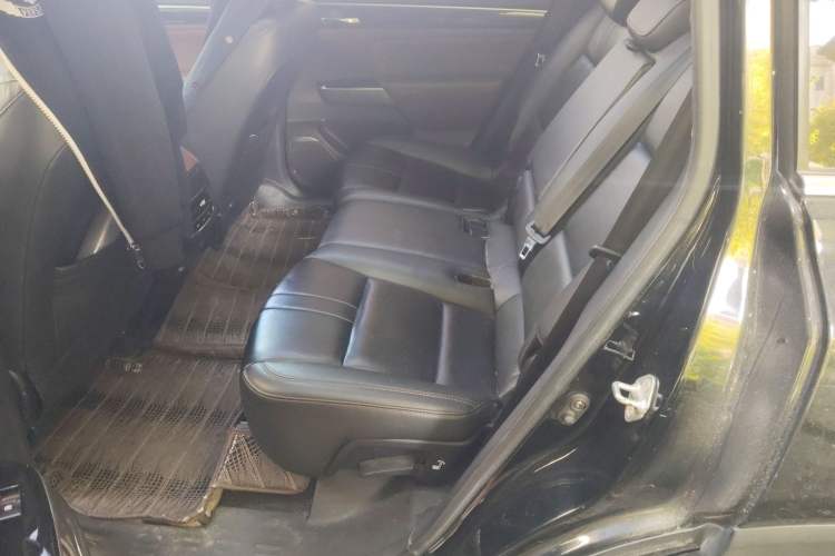 Used GAC Trumpchi GS8 2017 320T Two-Wheel Drive Luxury Smart Connectivity Version (7 Seats)
