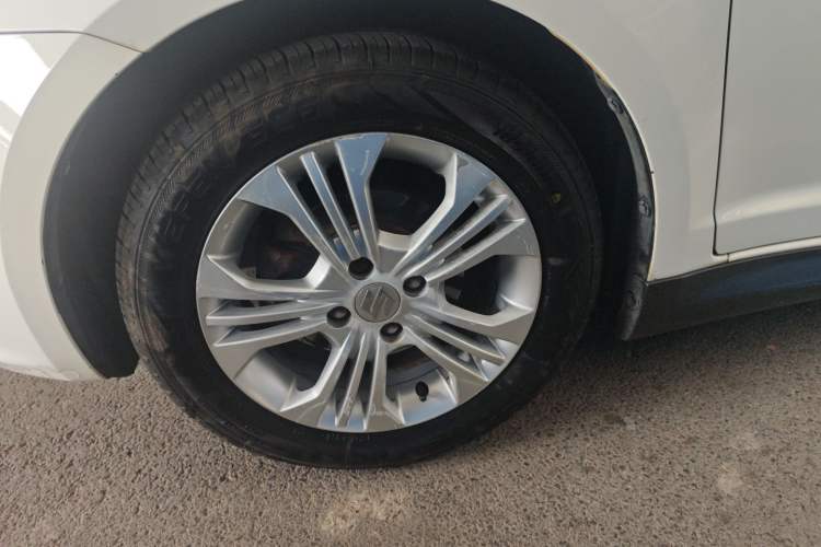 Used Suzuki Swift 2014 1.5L Automatic Fashion Edition Left Front Wheel Hub