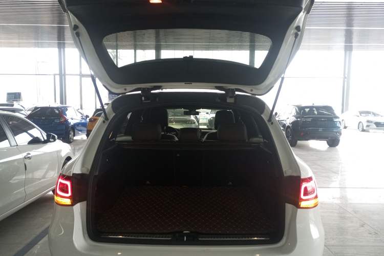 Used Mercedes-Benz GLC 2022 Facelift GLC 260 L 4MATIC Luxury Edition
