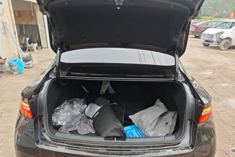 Used Geely Auto Preface 2026 Model Oriental Yao 2.0TD Lanxing Edition Trunk