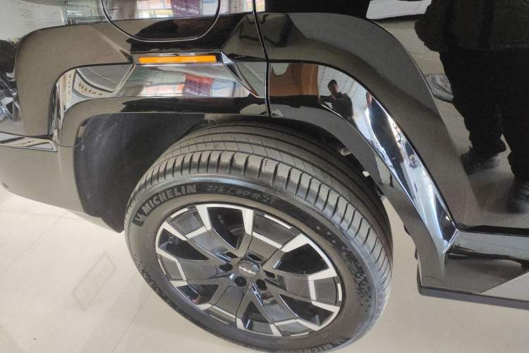 Used Formula Leopard 8 2025 Smart & Brave Flagship Edition 7 Seats Exterior 8