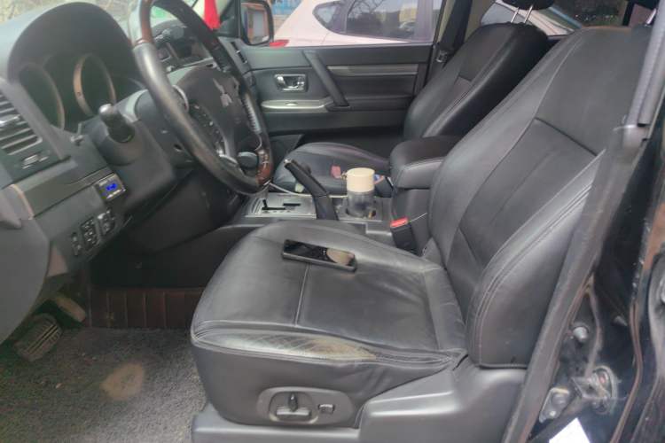 Used Mitsubishi Pajero 2016 3.0L Automatic Prestige Version China V Standard
