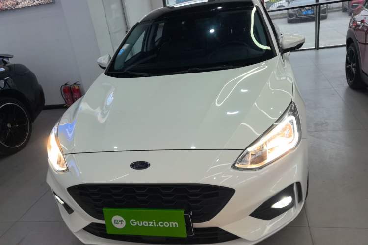 Used Ford Focus 2020 Sedan EcoBoost 180 Automatic Trend Edition