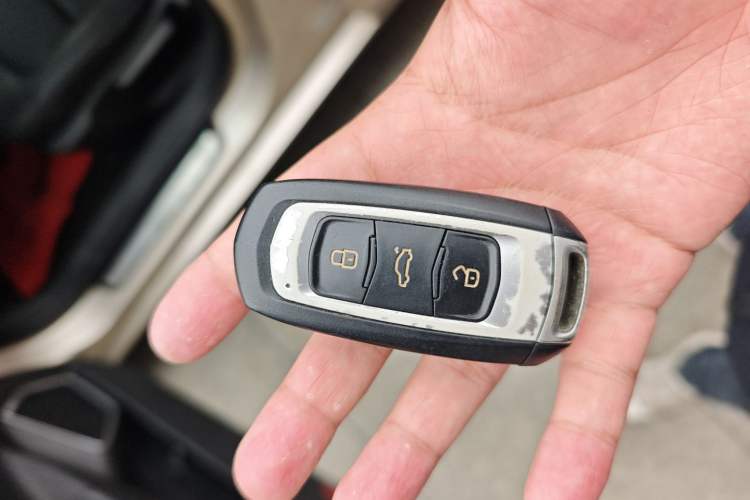 Used Geely Auto Emgrand GL 2018 1.8L Manual Elite Smart Connectivity Version