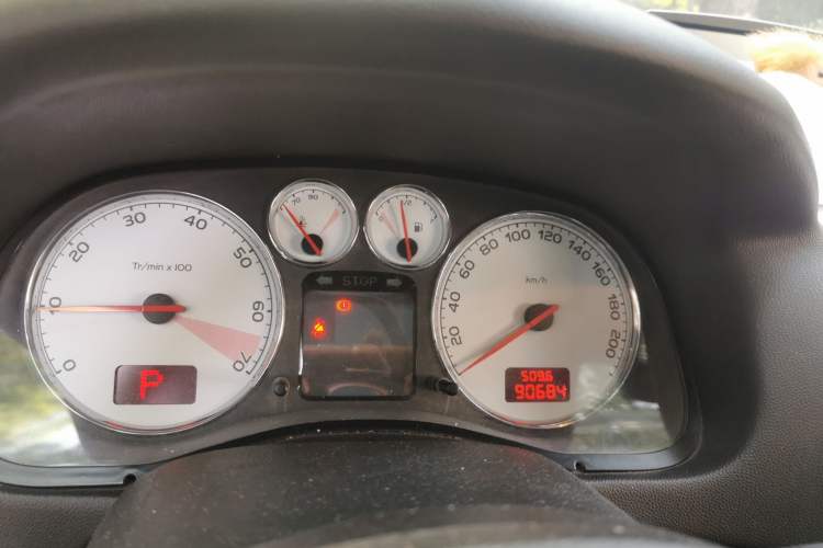 Used Peugeot 307 2012 Hatchback 1.6L Automatic Comfort Edition