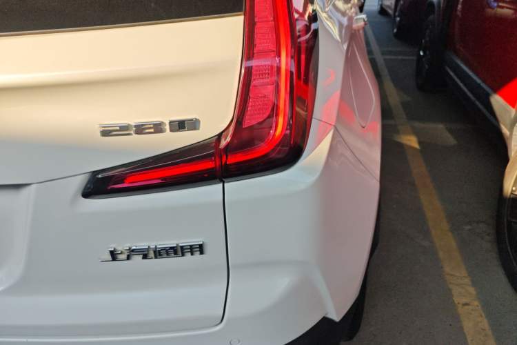 Used Cadillac XT4 2018 28T Two-Wheel Drive Leading Version