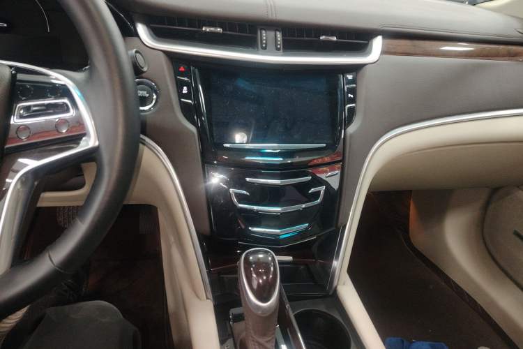 Used Cadillac XTS 2017 28T Elite Model Audio And AC Panel