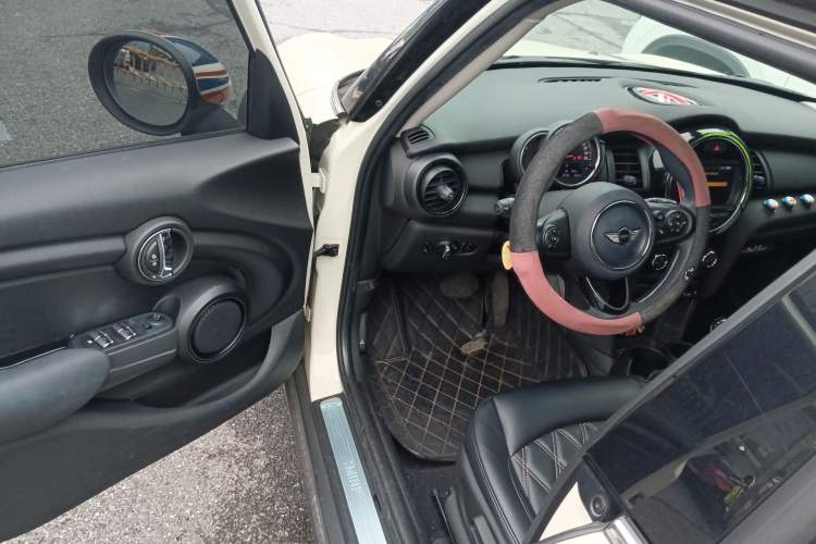Used MINI 2018 1.5T ONE Five-Door Edition Driver Seat