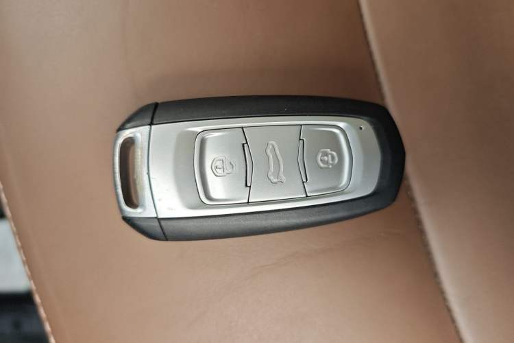 Used Geely Auto Emgrand X7 Sport 2016 1.8TD Automatic ZhiZun Version
