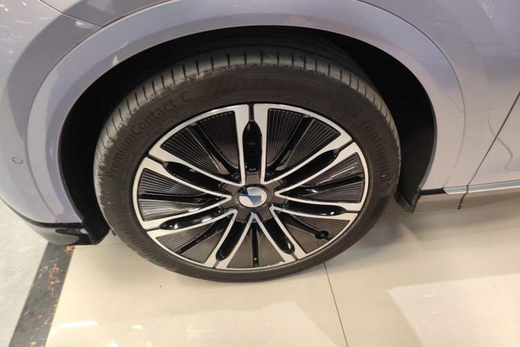 Used Denza N7 2025 630 All-Wheel Drive Intelligent Driving Dual-Laser Flagship Edition Left Front Wheel Hub