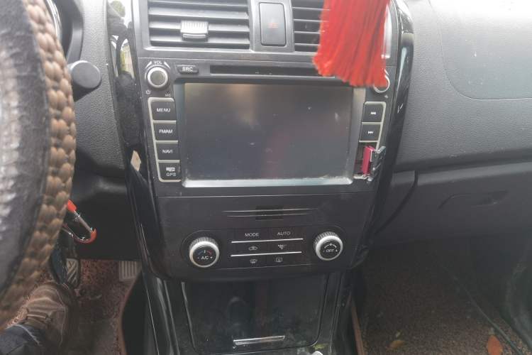 Used HYOSOW S3 2015 1.5L Luxury Model China V Standard Audio And AC Panel