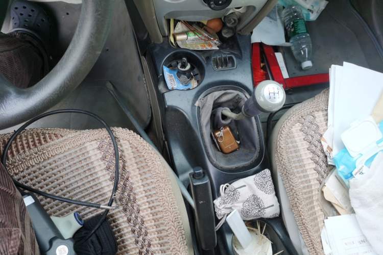 Used Huatai Santa Fe Classic 2012 2.0L Gasoline Manual Two-Wheel Drive Comfort Version Gear Lever