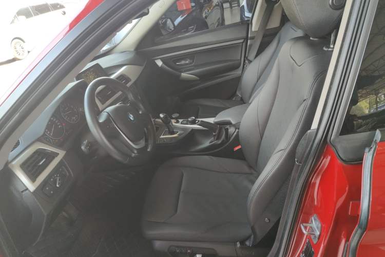 Used BMW 3 Series GT 2016 320i Fashion Model
