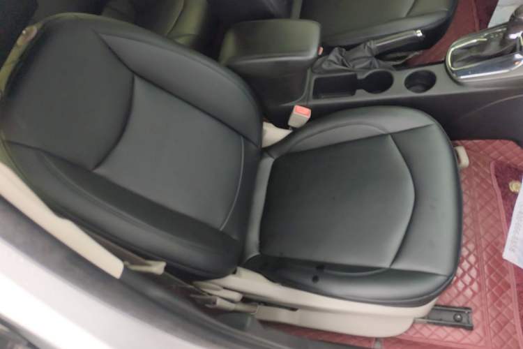 Used Chevrolet Cruze 2015 1.5L Automatic Luxury Edition Right Front Seat