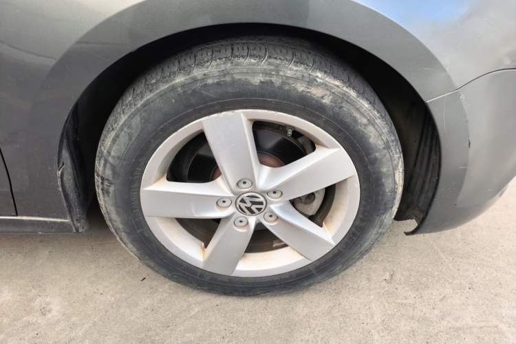 Used Volkswagen Sagitar 2012 1.6L Manual Fashion Edition