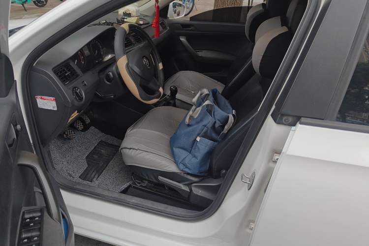 Used Skoda Rapid Spaceback 2016 Revised Version 1.4L Manual Front-Drive Edition
