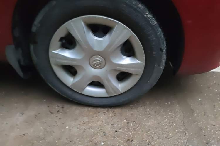 Used Nissan Sunny 2011 1.5XE CVT Comfort Edition Right Front Wheel Hub