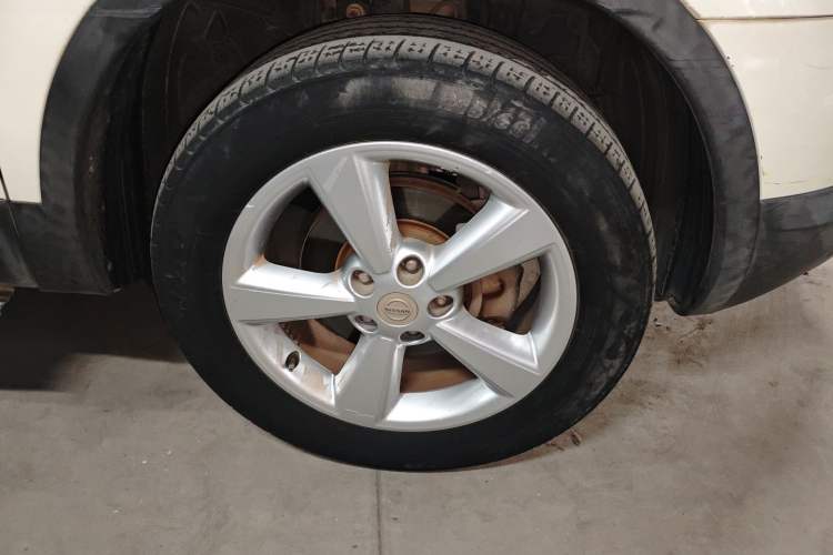 Used Nissan Qashqai 2015 2.0 XL Coolfire CVT 2WD Right Front Wheel Hub