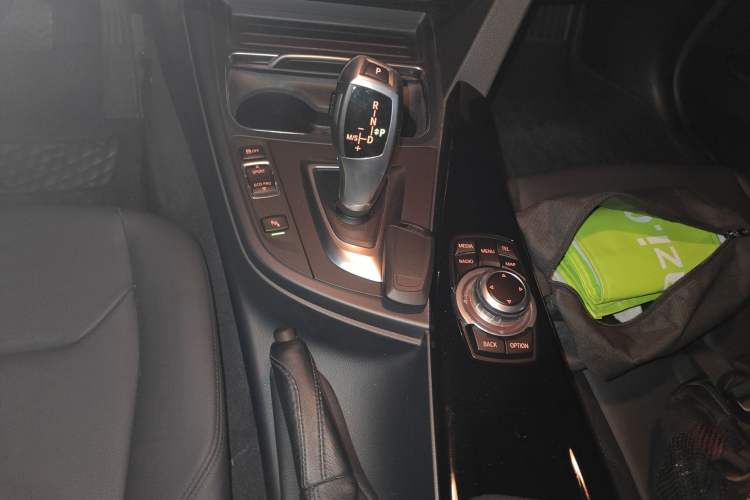 Used BMW 3 Series 2016 320i Fashion Model