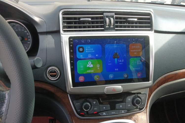 Used Haval H6 2015 Revised Version Sport Edition 1.5T Manual Transmission Two-Wheel Drive Elite Grade
