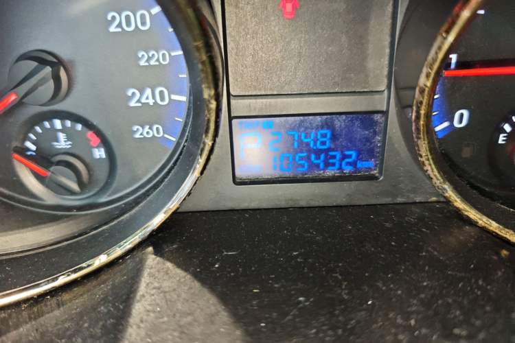 Used Hyundai Genesis Coupe 2009 2.0T Automatic Deluxe Edition Odometer Close Up