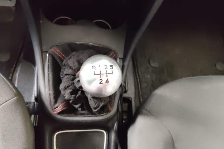 Used Volkswagen Polo 2016 1.4L Manual Fashion Model