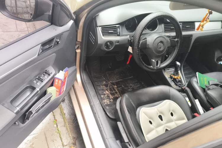 Used Volkswagen Bora 2014 1.6L Automatic Fashion Model Driver Seat