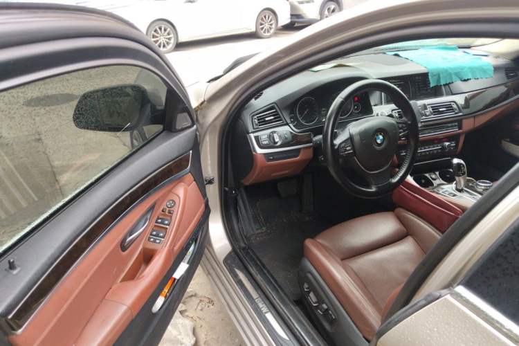 Used BMW 5 Series 2014 535Li Leading Model
