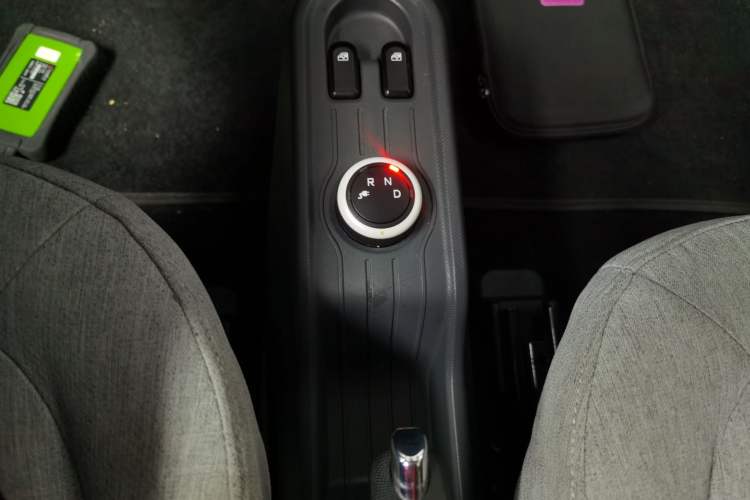 Used Wuling Hongguang MINIEV 2021 Macaron Premium Model – Lithium Iron Phosphate Gear Lever