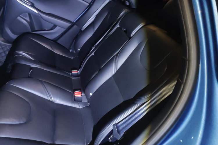 Used Volvo V40 2015 1.6T Zhiya Edition Left Rear Seat