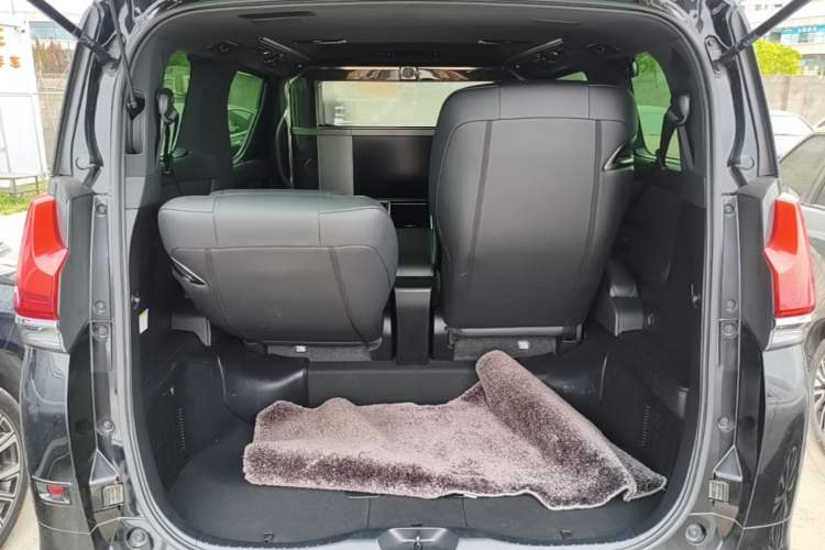 Used Lexus LM 2020 300h Four-Seat Grand Edition