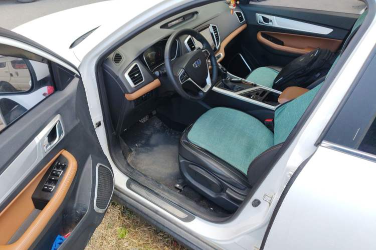 Used Geely Auto Vision X6 2019 1.4T CVT 4G Connected Luxury Version China V Standard
