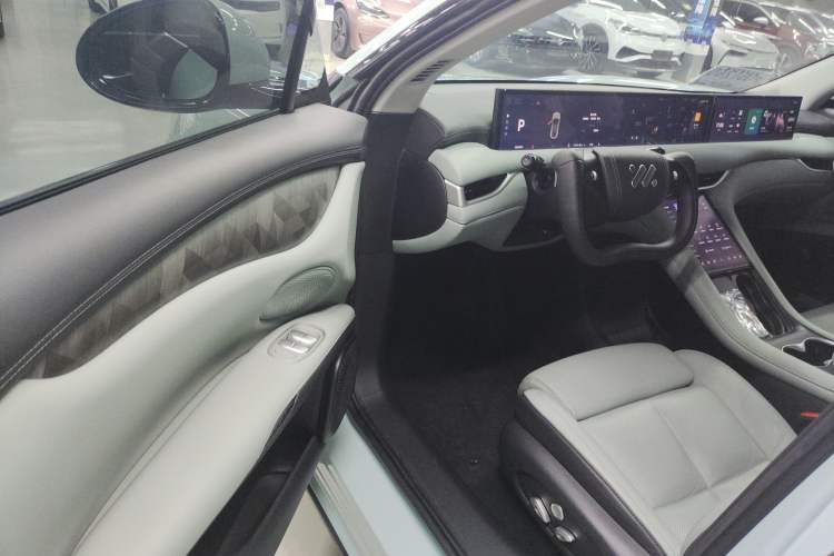 Used IM LS6 2023 Max Extended-Range Version Interior 3