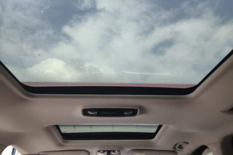 Used Roewe iMAX8 2022 400TGI Prestige Edition