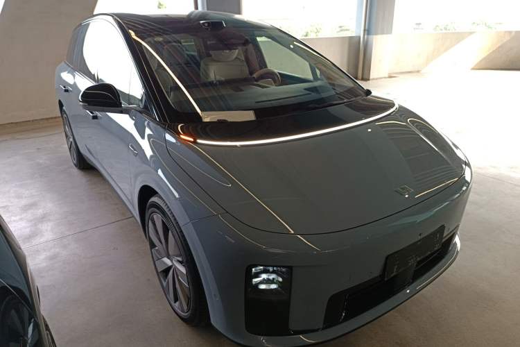 Used Li Auto i8 2025 Model Standard Version
