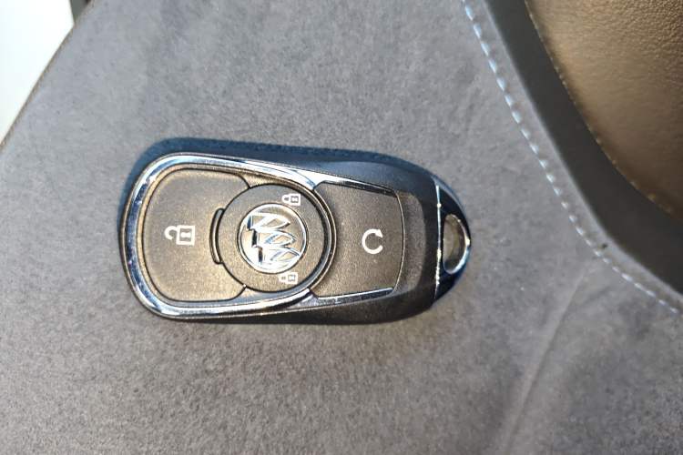 Used Buick Velite 6 2019 Connected Fashion Model
